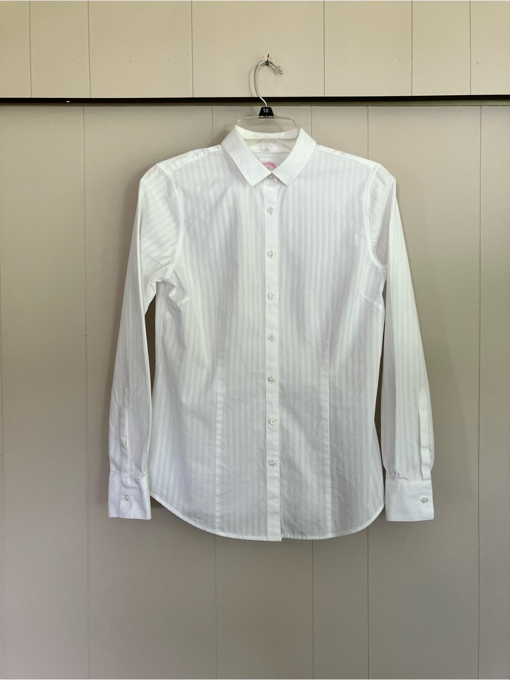 Brooks Brothers White Women's Button-Down Shirt size 4 Tailored Fit